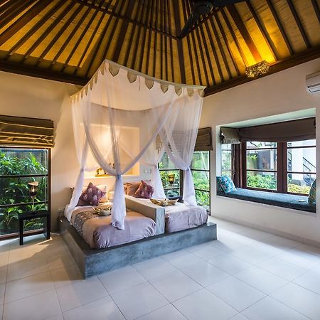 Villa Ayode ตาบานัน ภายนอก รูปภาพ
